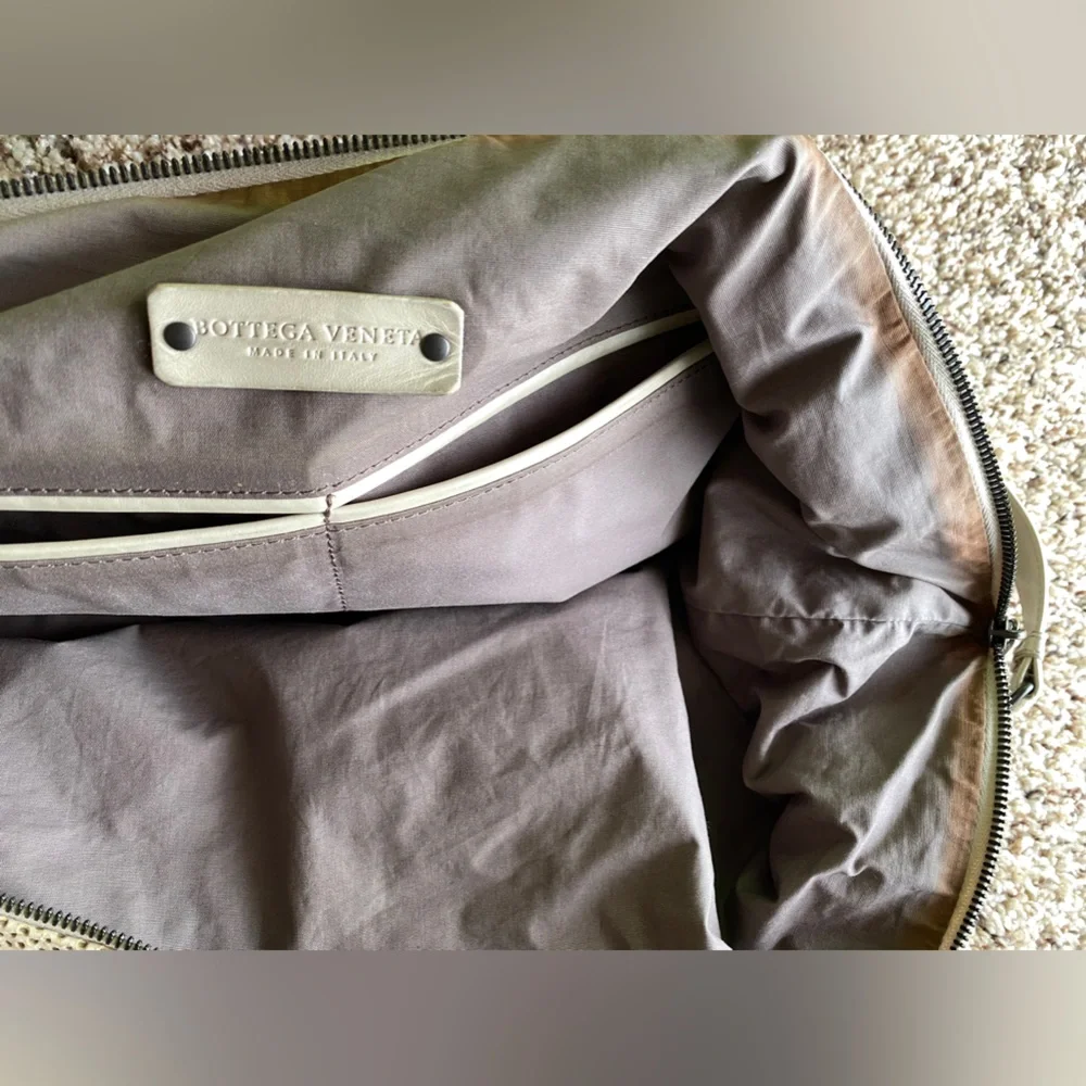 Bottega Veneta Intrecciato duffle Bag Shoulder beige leather quiet Luxury